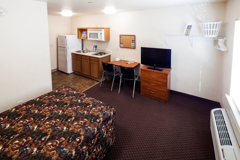 Woodspring Suites Allentown Bethlehem Room photo